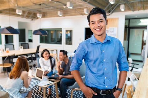 how many business professionals are in china